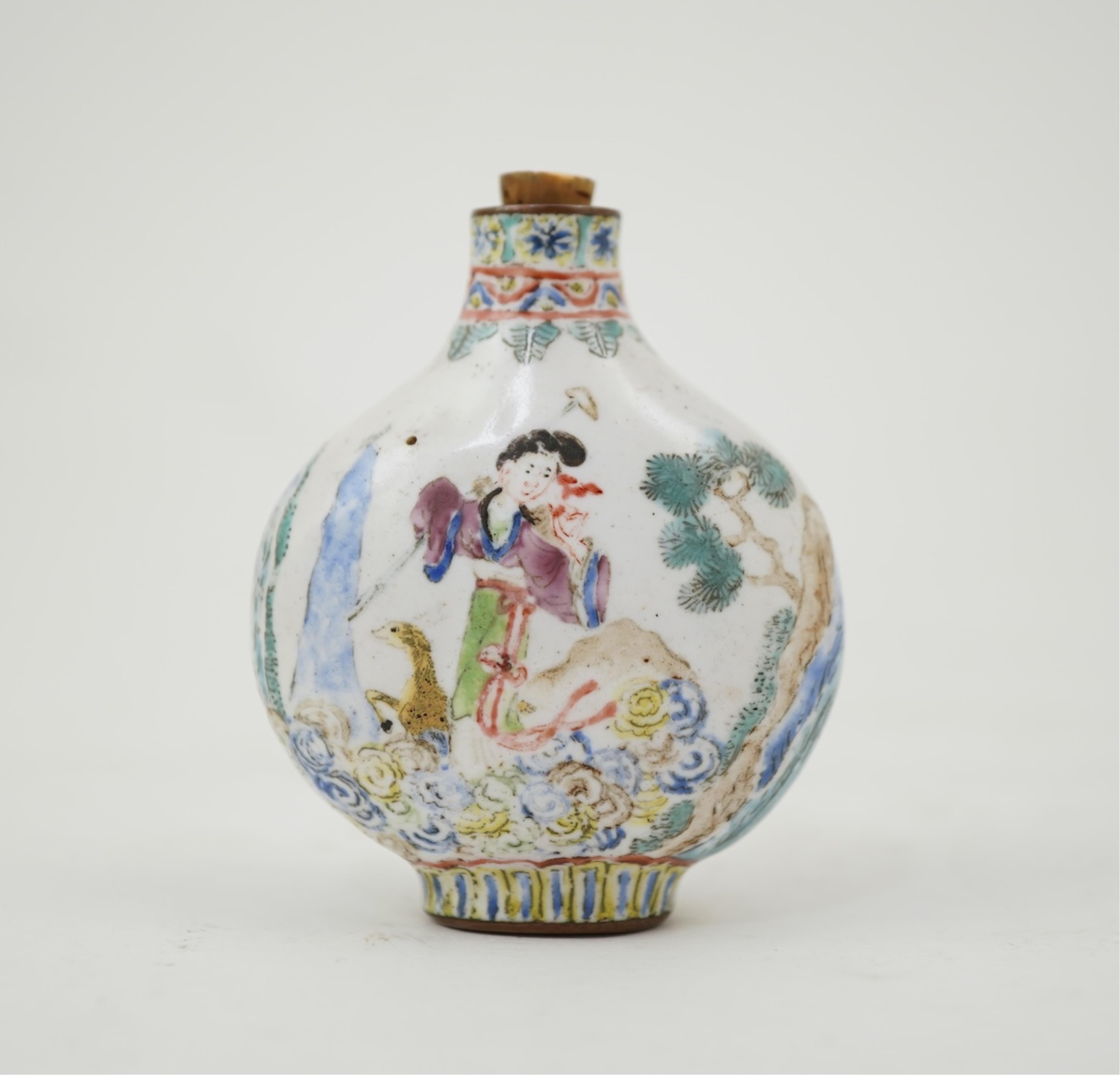 A Chinese Guangzhou enamel snuff bottle, Qianlong mark, 19th century